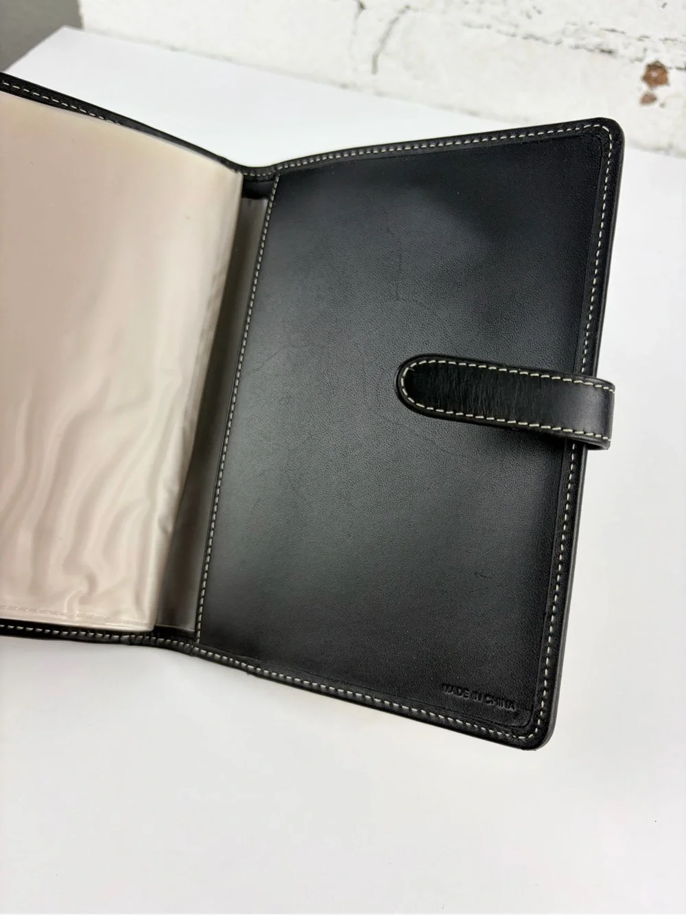 Coach cream black